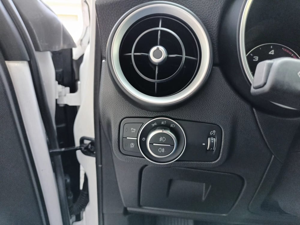 Alfa Romeo Stelvio usata a Bari (12)