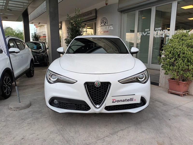 Alfa Romeo Stelvio usata a Bari (2)