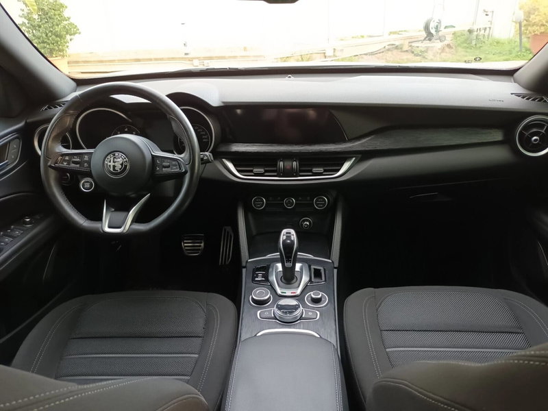Alfa Romeo Stelvio usata a Bari (20)