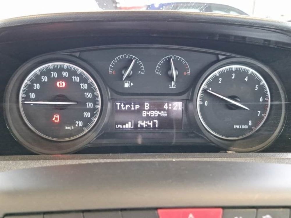 Lancia Ypsilon usata a Salerno (10)