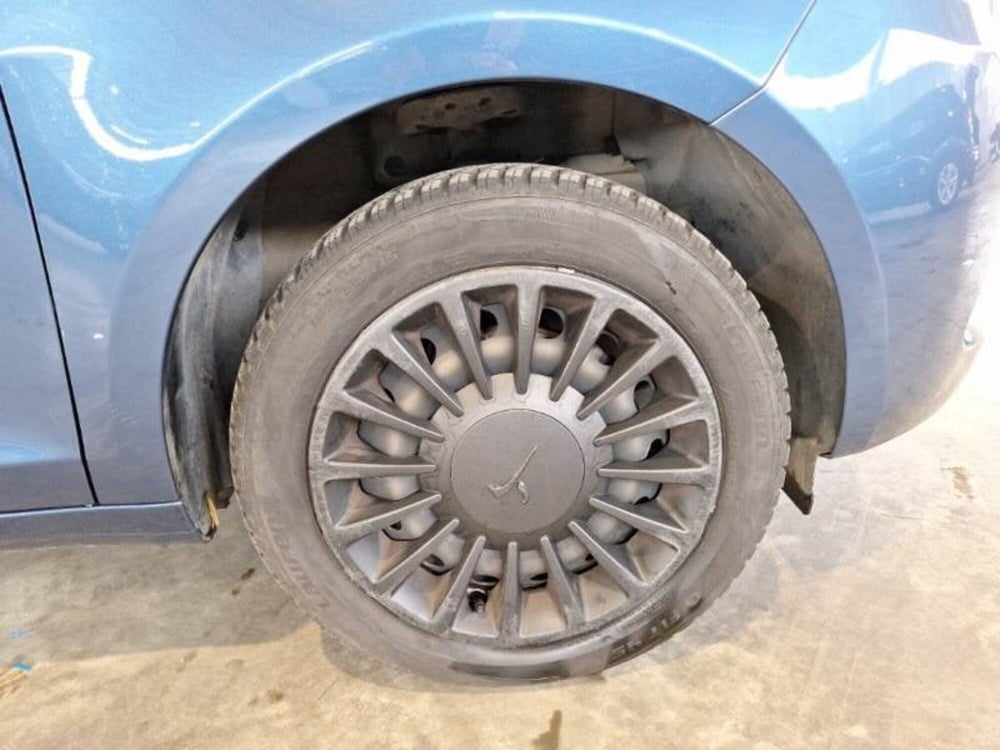 Lancia Ypsilon usata a Salerno (17)