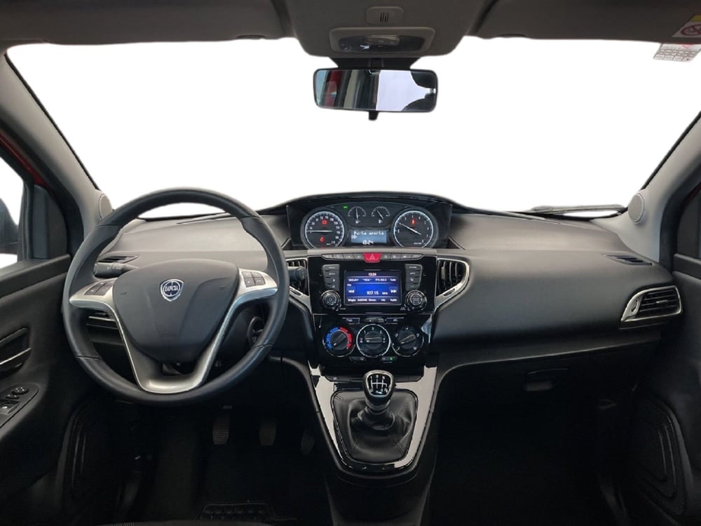 Lancia Ypsilon usata a Torino (10)