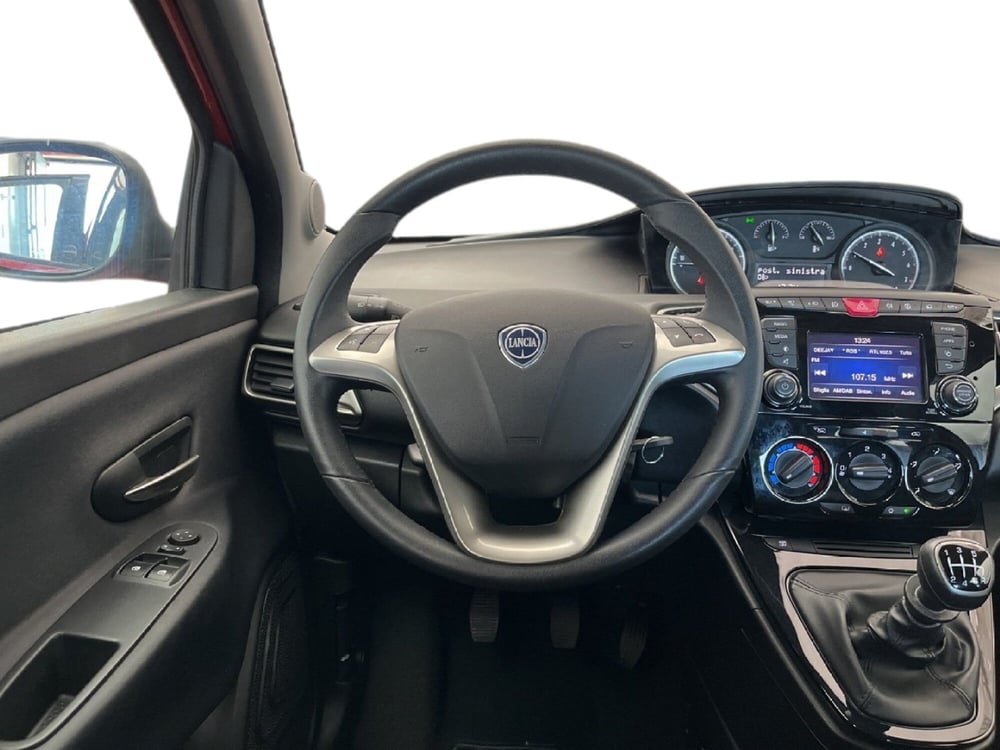Lancia Ypsilon usata a Torino (11)