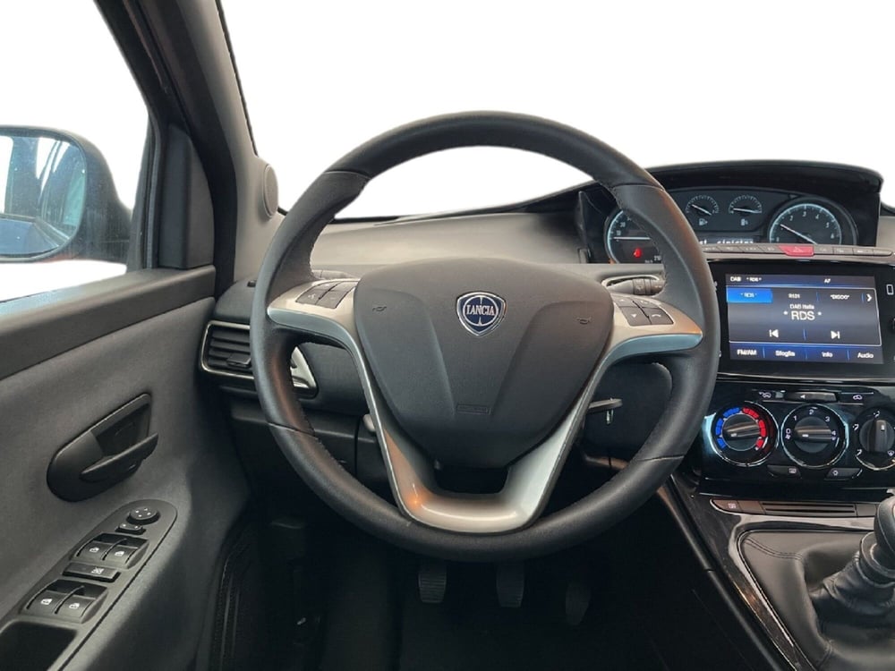 Lancia Ypsilon usata a Torino (11)