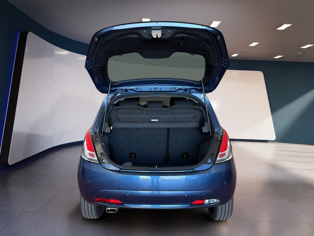 Lancia Ypsilon usata a Torino (7)