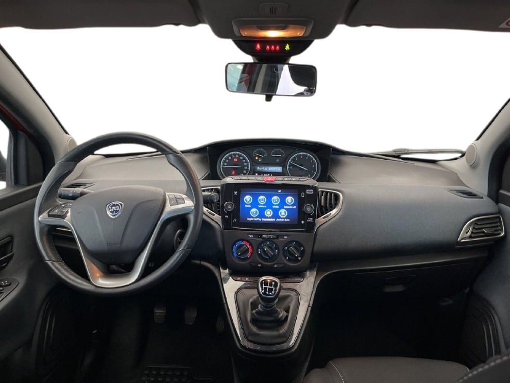 Lancia Ypsilon usata a Torino (10)