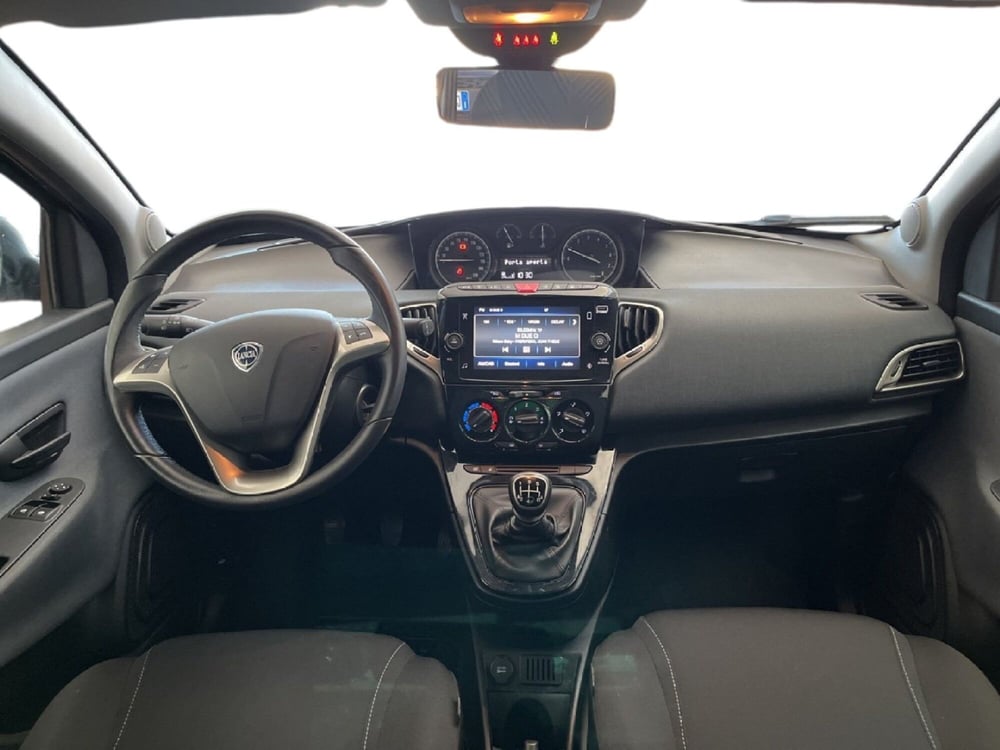 Lancia Ypsilon usata a Torino (10)
