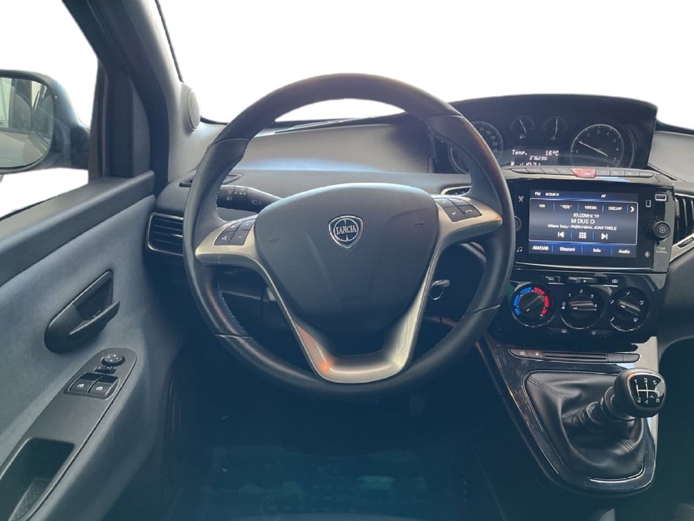 Lancia Ypsilon usata a Torino (11)