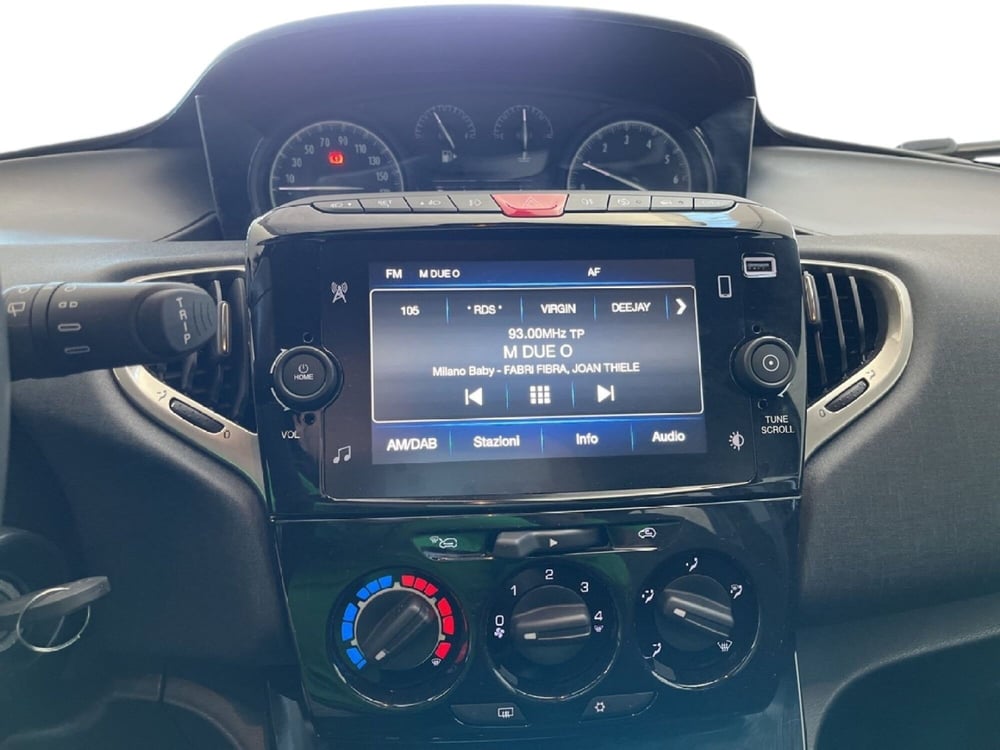 Lancia Ypsilon usata a Torino (12)