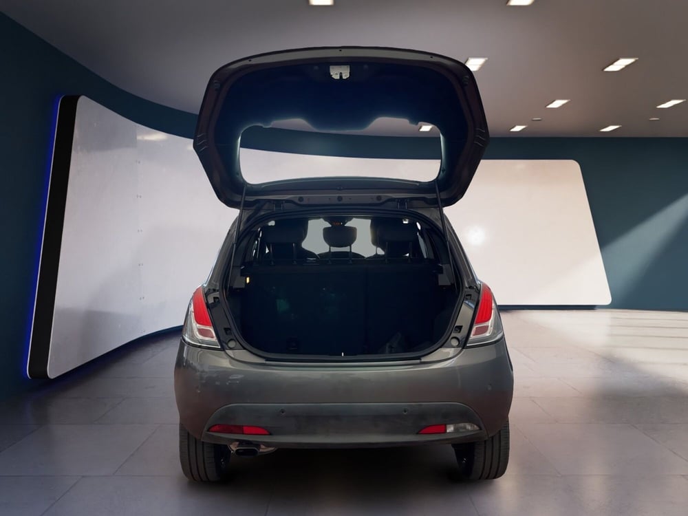Lancia Ypsilon usata a Torino (7)
