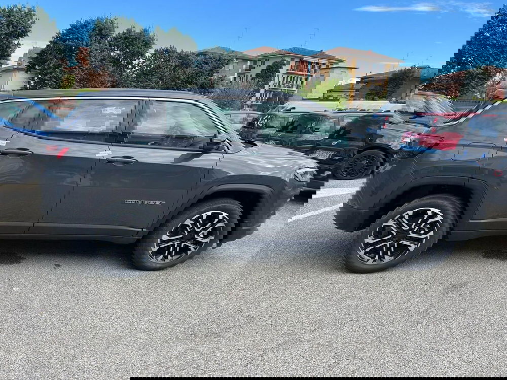 Jeep Compass nuova a Milano (5)