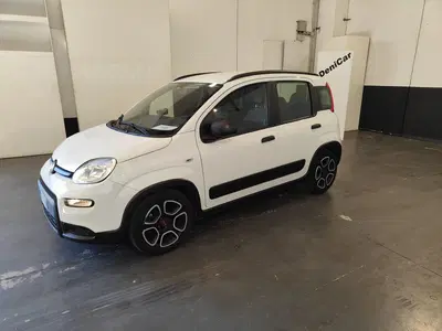 Fiat Panda 1.0 FireFly S&amp;S Hybrid City Cross del 2021 usata a Milano