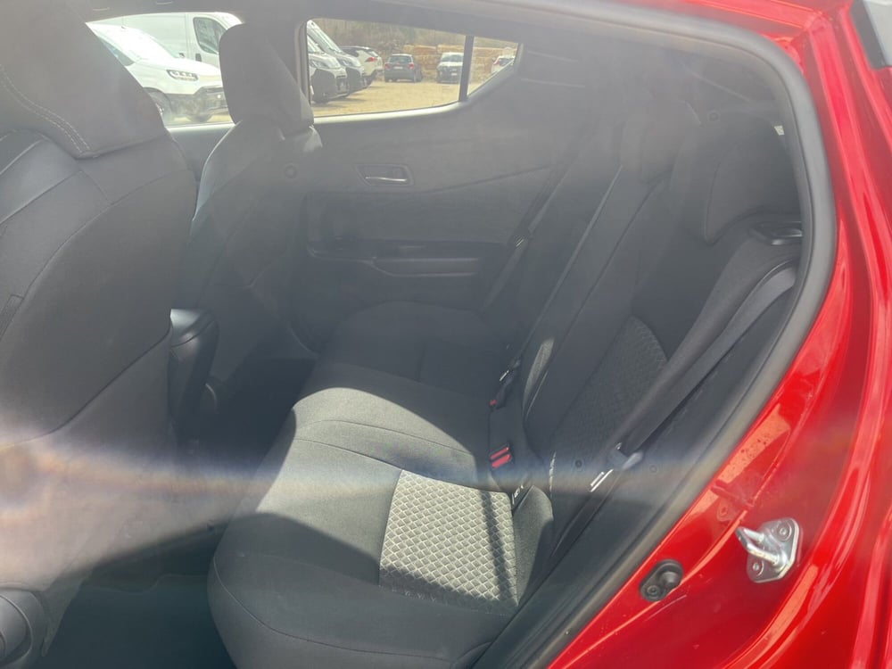 Toyota Toyota C-HR usata a Ragusa (8)