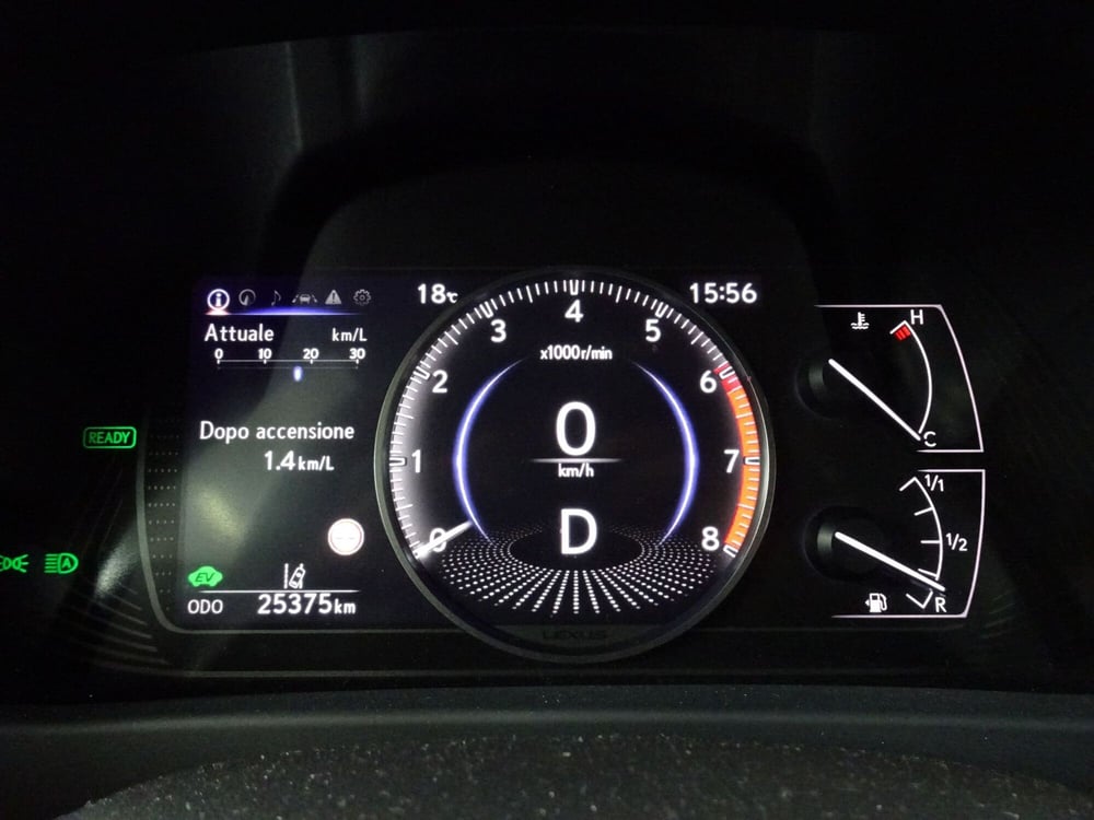 Lexus UX usata a Treviso (14)