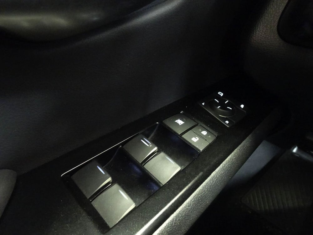 Lexus UX usata a Treviso (15)