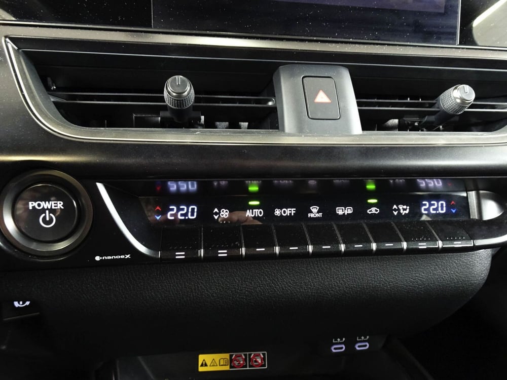 Lexus UX usata a Treviso (16)