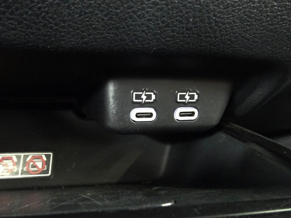 Lexus UX usata a Treviso (19)