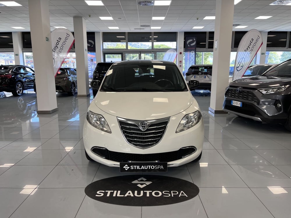 Lancia Ypsilon usata a Prato (2)