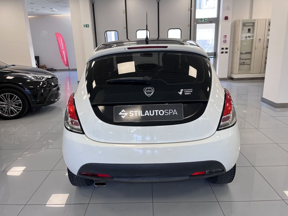 Lancia Ypsilon usata a Prato (5)