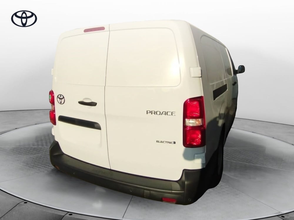 Toyota Proace nuova a Cremona (4)