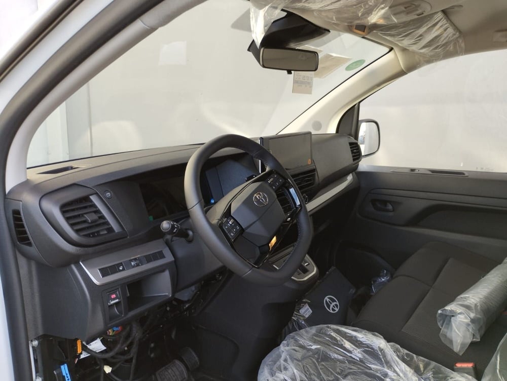 Toyota Proace nuova a Cremona (5)