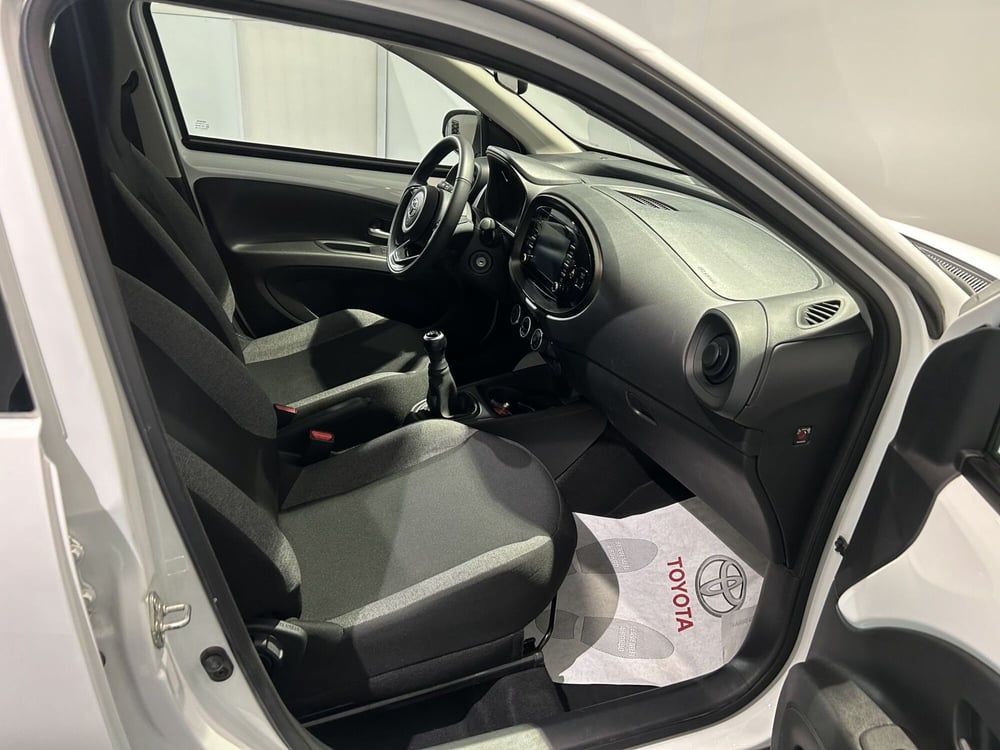 Toyota Aygo X usata a Milano (12)