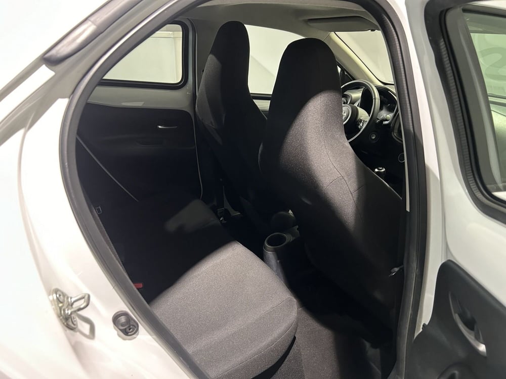 Toyota Aygo X usata a Milano (13)