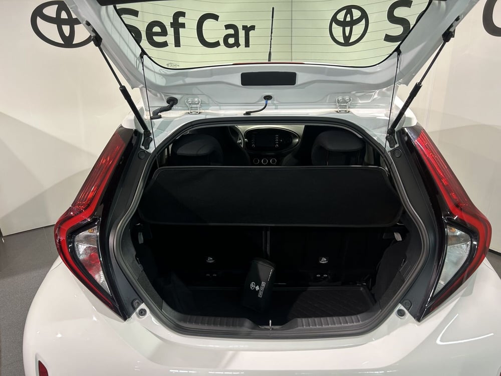 Toyota Aygo X usata a Milano (6)