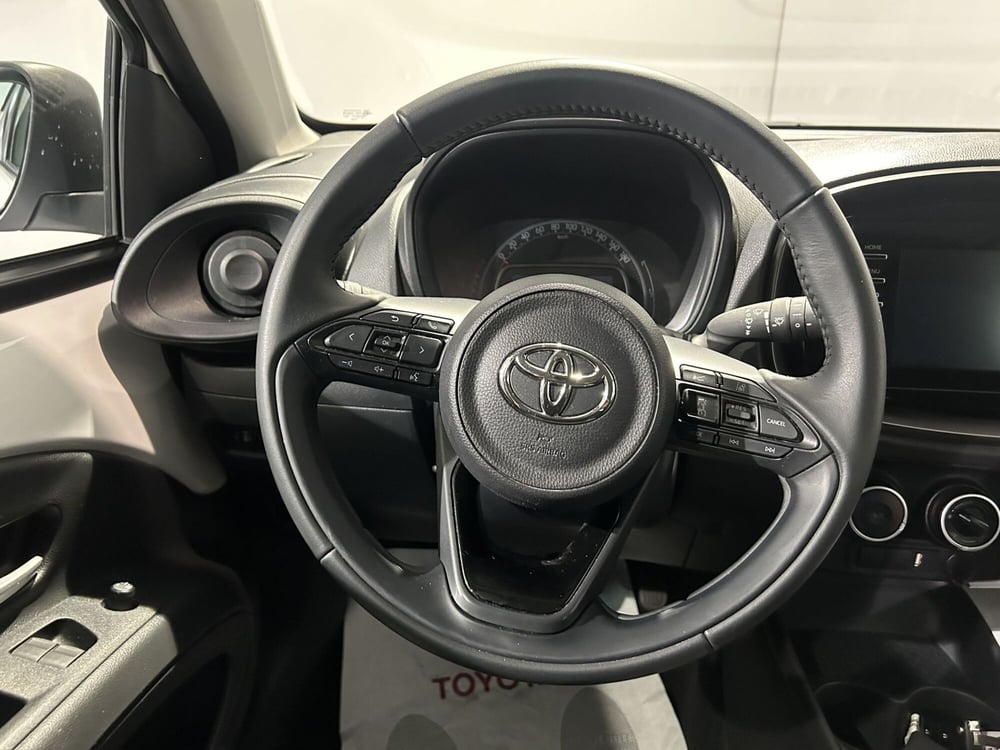 Toyota Aygo X usata a Milano (8)