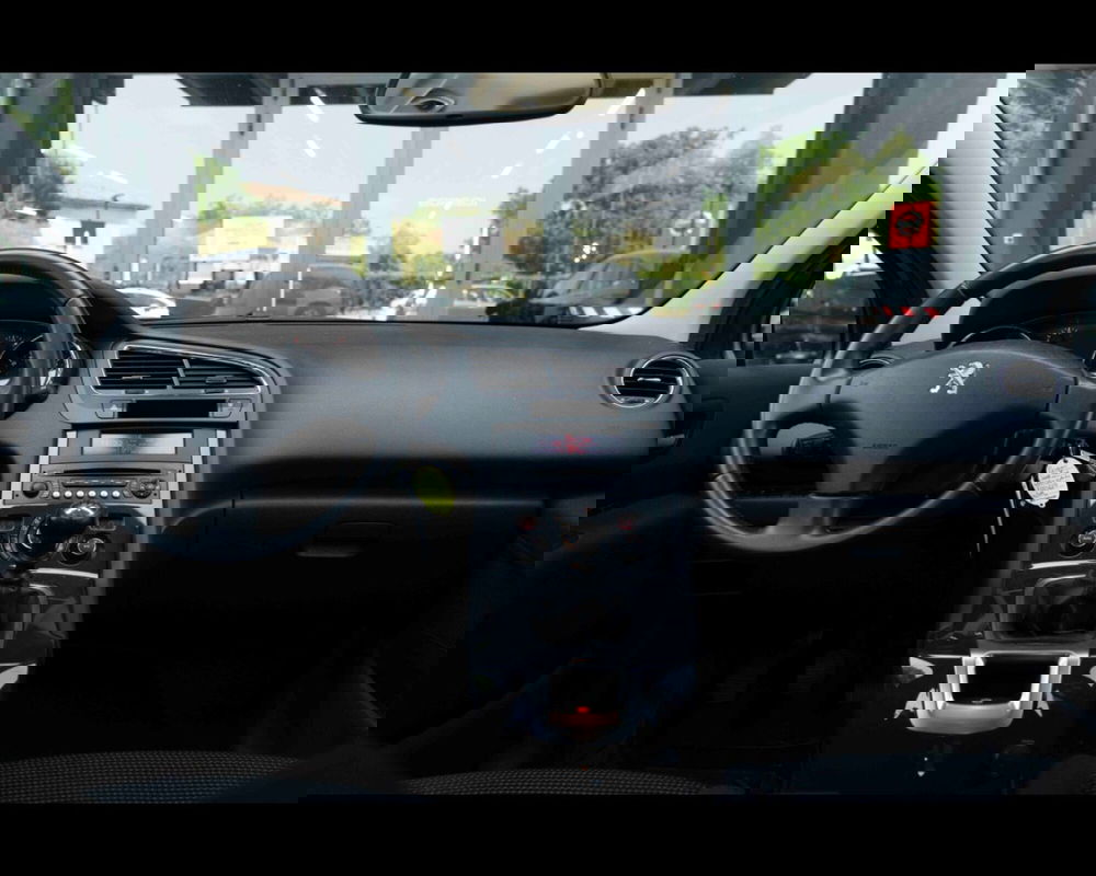 Peugeot 5008 usata a Treviso (10)