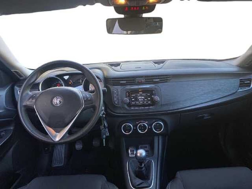 Alfa Romeo Giulietta usata a Siena (18)