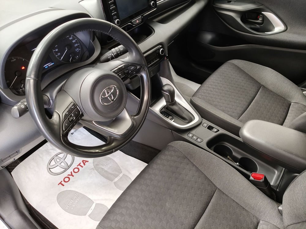Toyota Yaris usata a Roma (12)