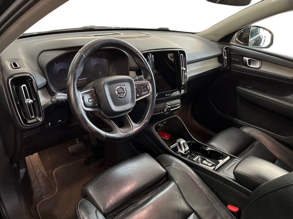 Volvo XC40 usata a Bari (10)