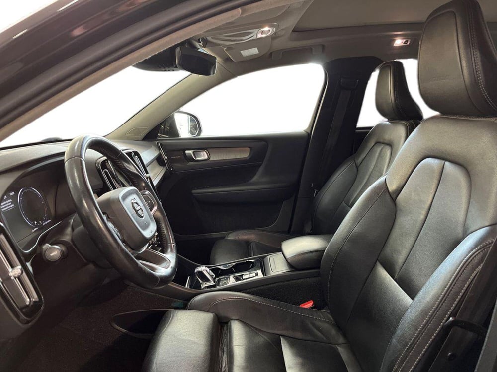 Volvo XC40 usata a Bari (7)