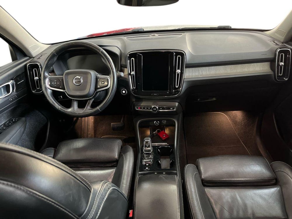 Volvo XC40 usata a Bari (8)
