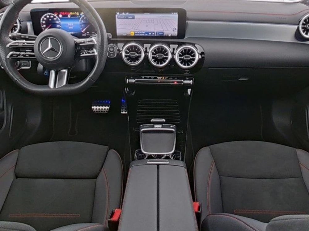 Mercedes-Benz CLA Shooting Brake usata a Milano (3)