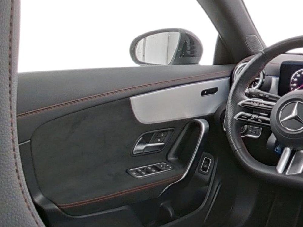 Mercedes-Benz CLA Shooting Brake usata a Milano (5)