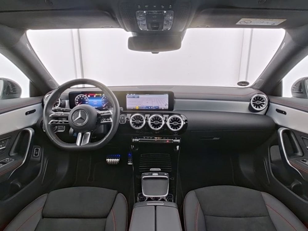 Mercedes-Benz CLA Shooting Brake usata a Milano (9)