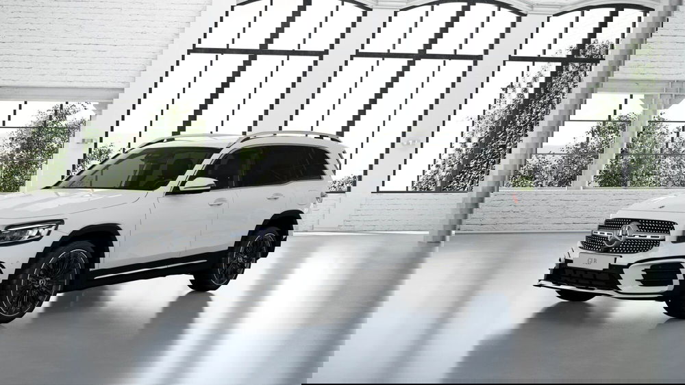 Mercedes-Benz GLB nuova a Pescara (2)