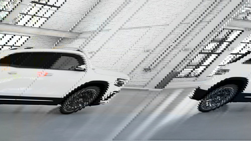 Mercedes-Benz GLB nuova a Pescara (4)