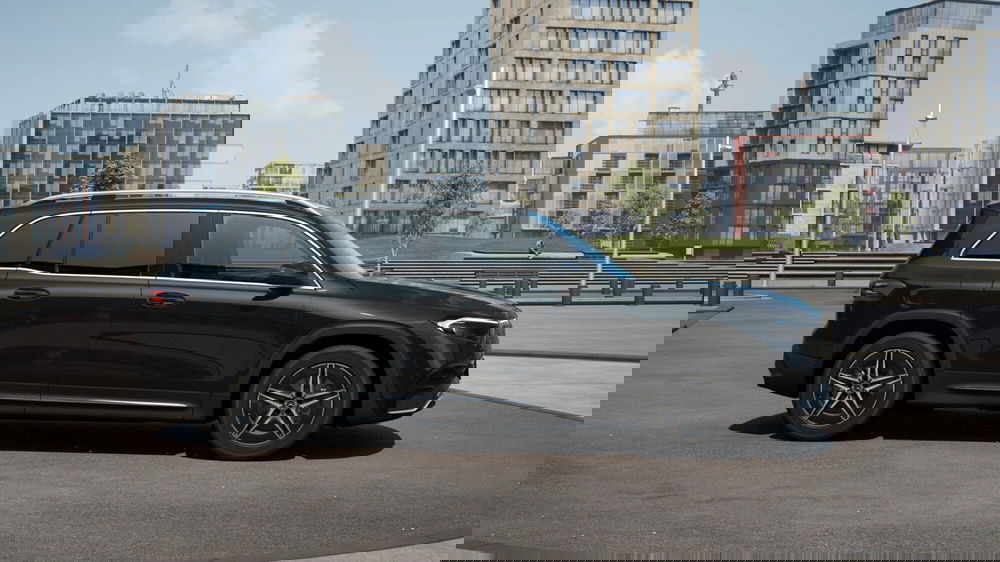 Mercedes-Benz EQB nuova a Chieti (4)