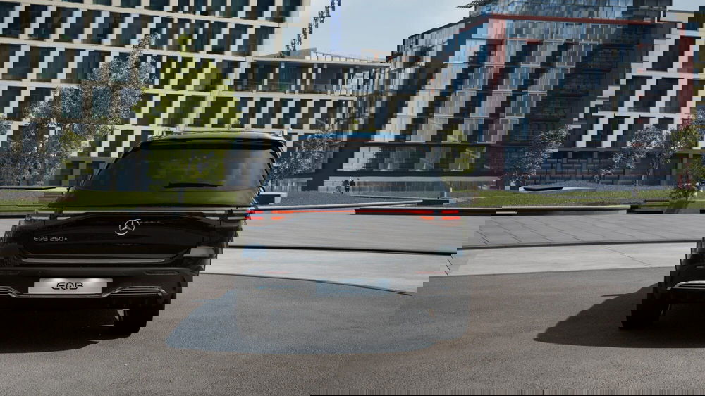 Mercedes-Benz EQB nuova a Chieti (5)