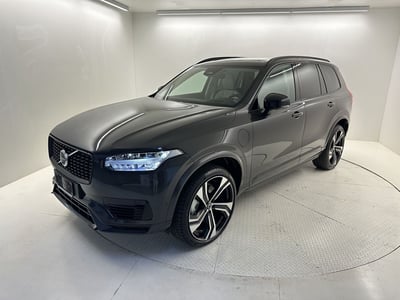 Volvo XC90 T8 Recharge AWD Plug-in Hybrid aut. 7 posti Plus Dark nuova a Bergamo