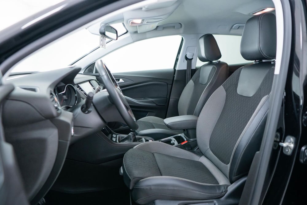 Opel Grandland X usata a Torino (7)