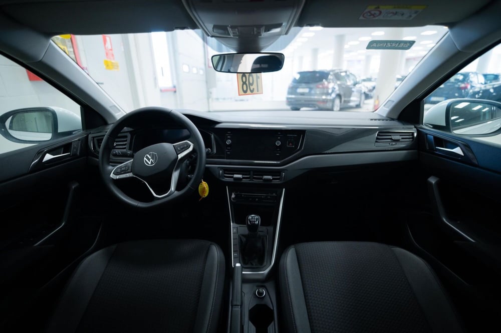 Volkswagen Taigo usata a Torino (10)