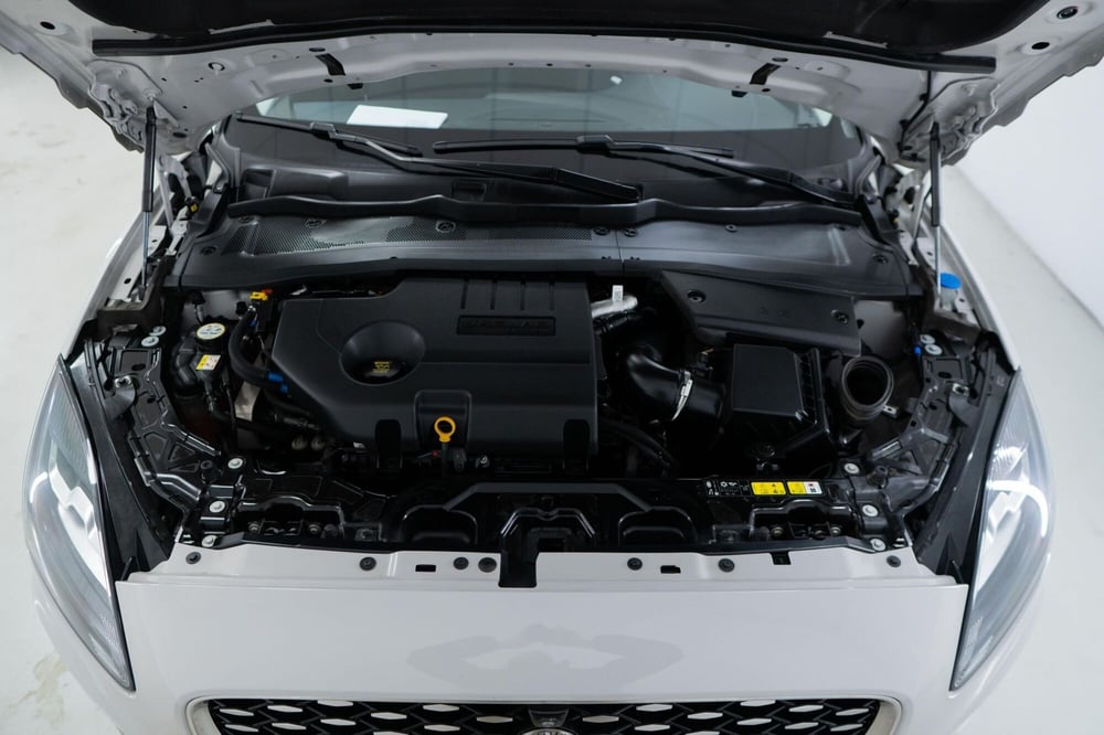 Jaguar E-Pace usata a Torino (14)