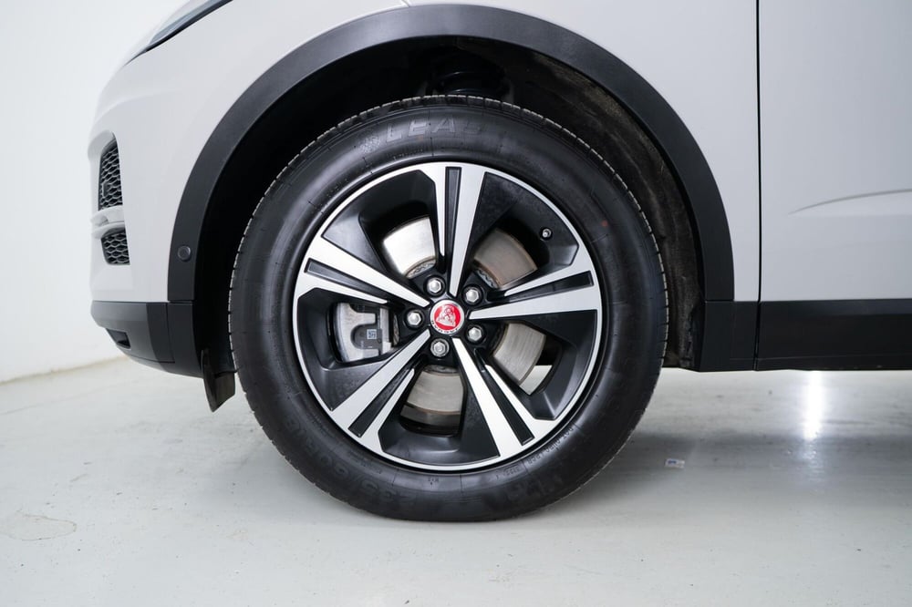 Jaguar E-Pace usata a Torino (16)