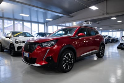 Peugeot 2008 1.2 puretech Allure s&amp;s 130cv eat8 del 2020 usata a Torino