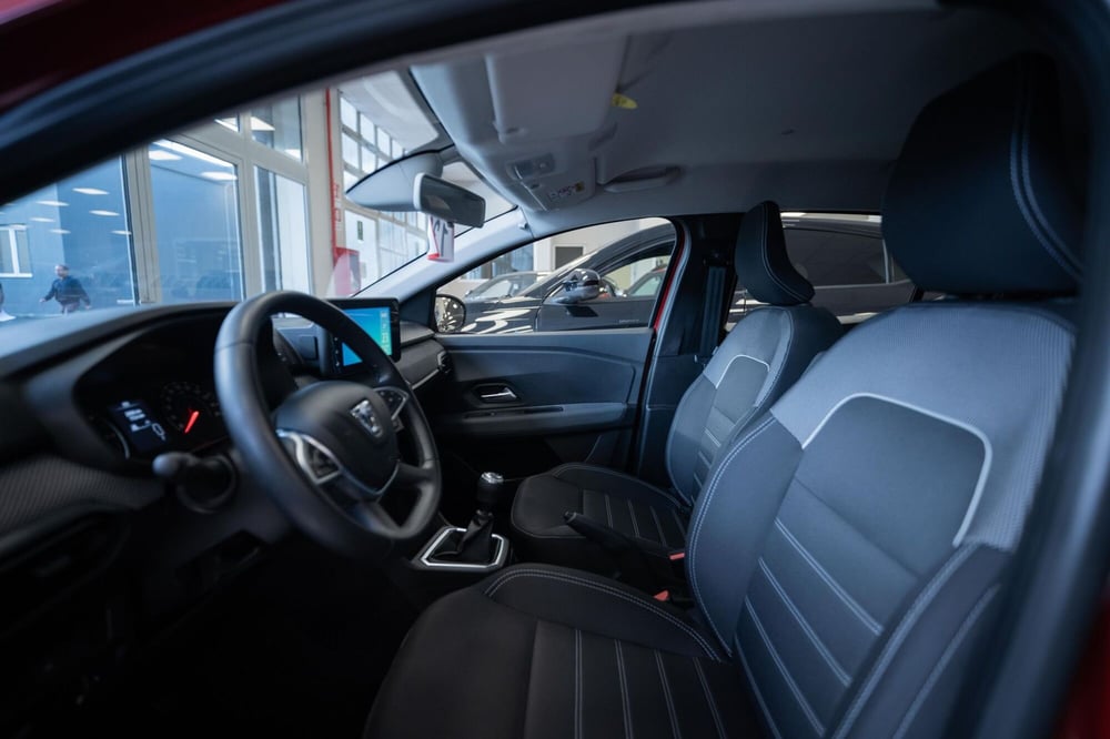 Dacia Sandero usata a Torino (7)