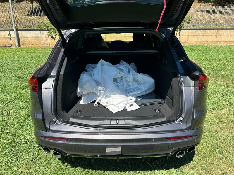 Maserati Grecale nuova a Salerno (16)